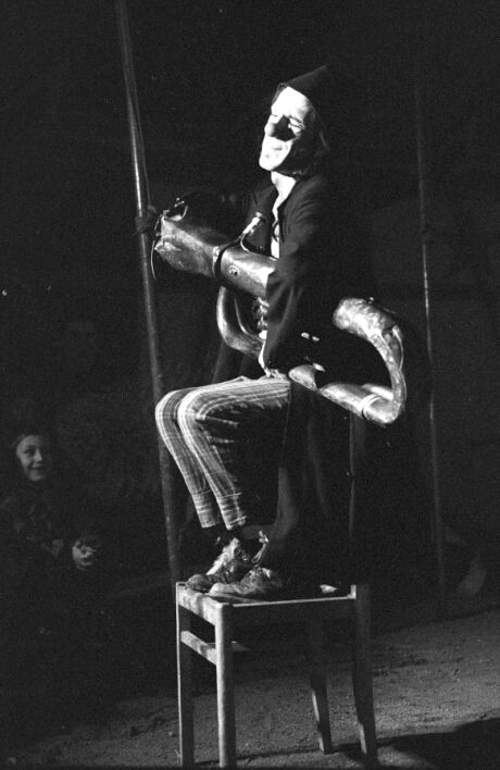 http://www.cirque-pacotille.fr/photos/20-2422-35.jpg